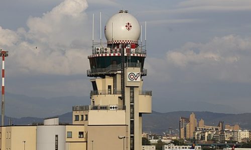 520px-Torre_di_controllo_aeroporto_di_Firenze_MG_6654_01