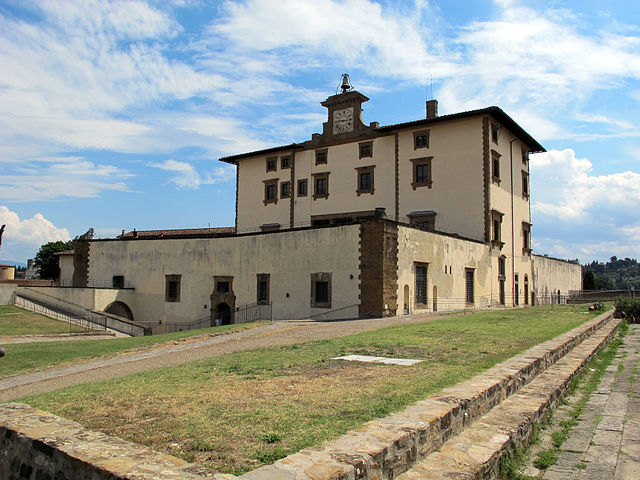 640px-Forte_belvedere,fotoWikipedia