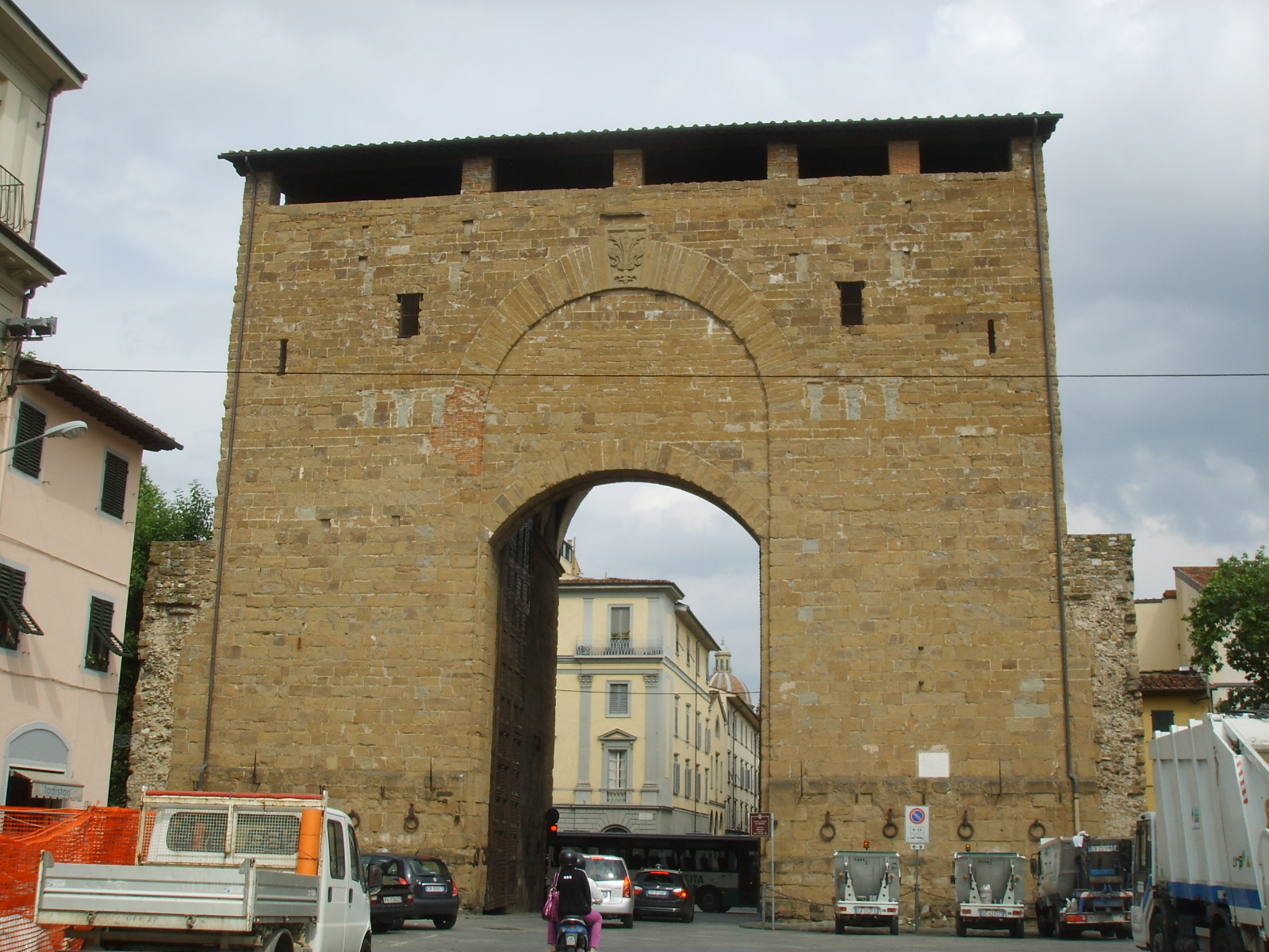 Porta_san_frediano_02