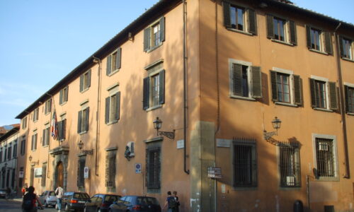 Palazzo_dell'università_di_firenze,_piazza_san_marco_FotoWikipedia