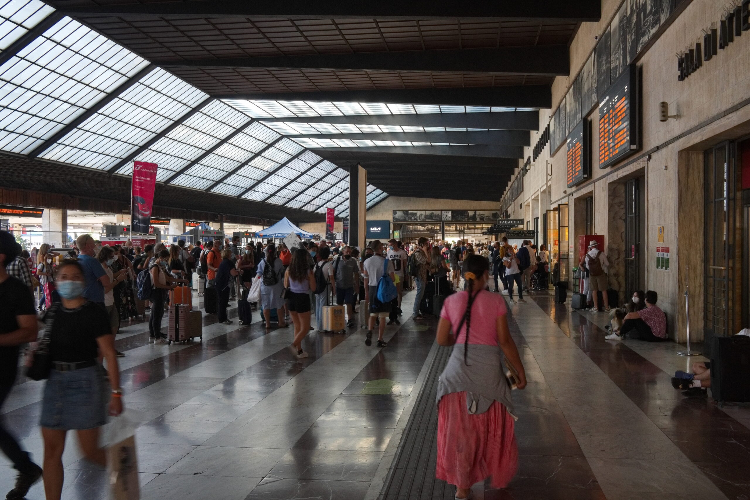 Flrorence, Santa Maria Novella railway station, concourse, Grupp