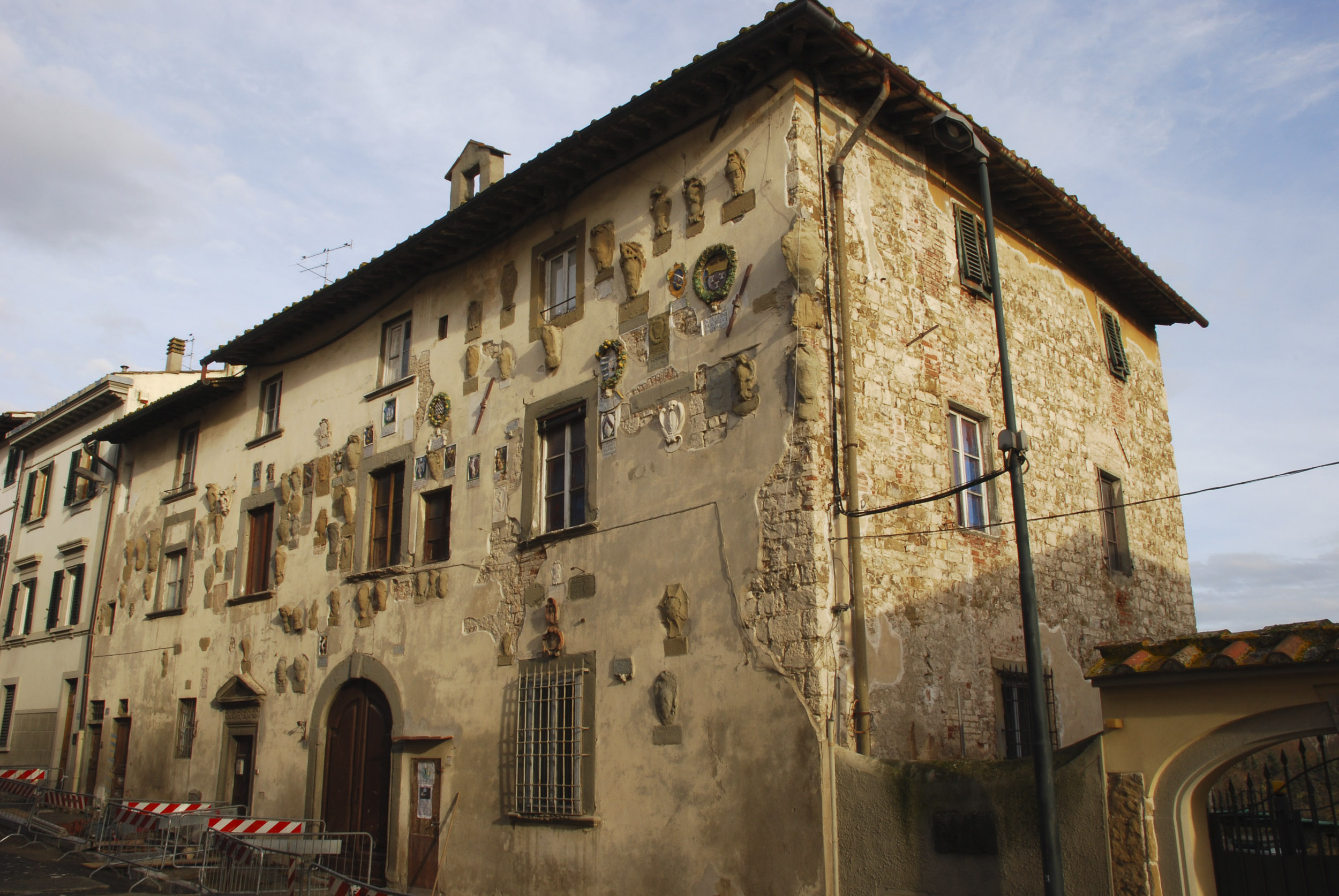 Palazzo_del_Podesta_Galluzzo_Q3_FotoWikipedia